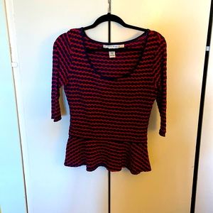 Max Studio peplum 3/4 sleeve top. Size M. Red and navy.